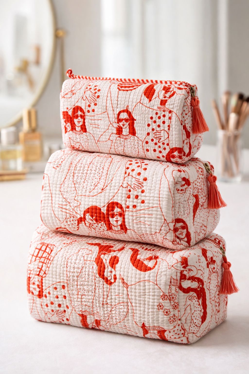 Red ladies print quilted makeup pouch set of 3 by Gul